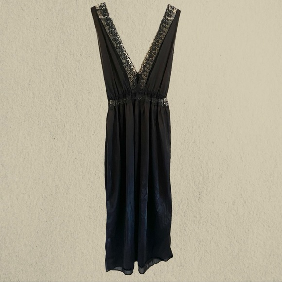 Vintage Other - Vintage black deep v slip dress lace detail